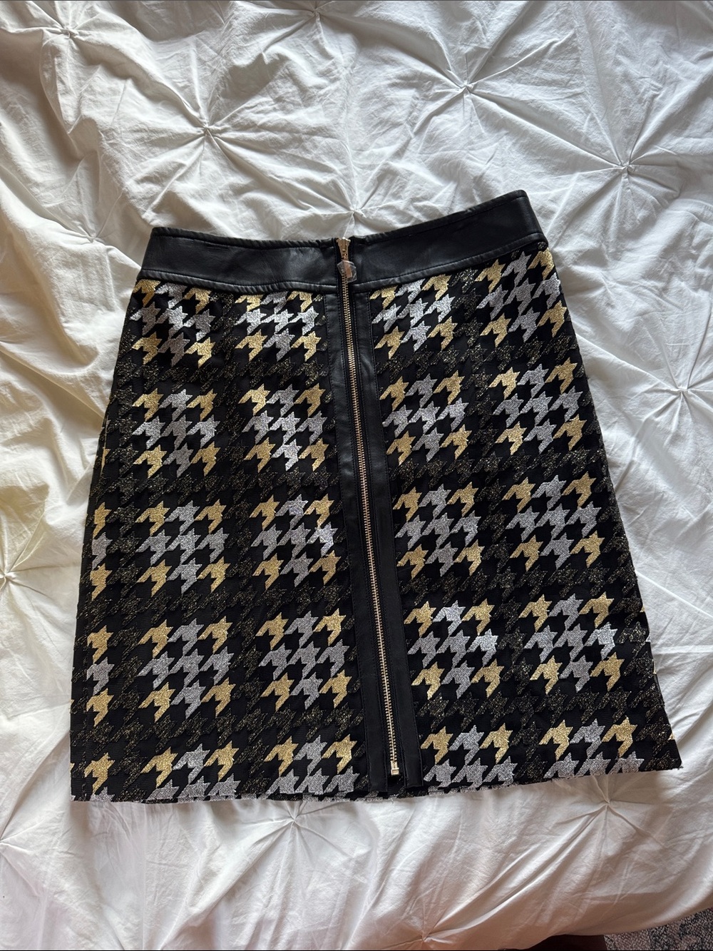 J. McLaughlin Black Houndstooth A-Line Skirt with Gold & Gray Accents